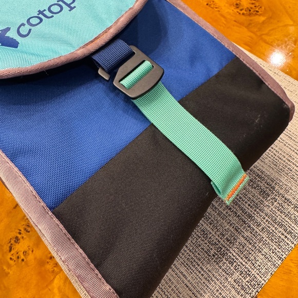 Cotopaxi Multicolor Insulated Lunch Bag - Picture 3 of 10